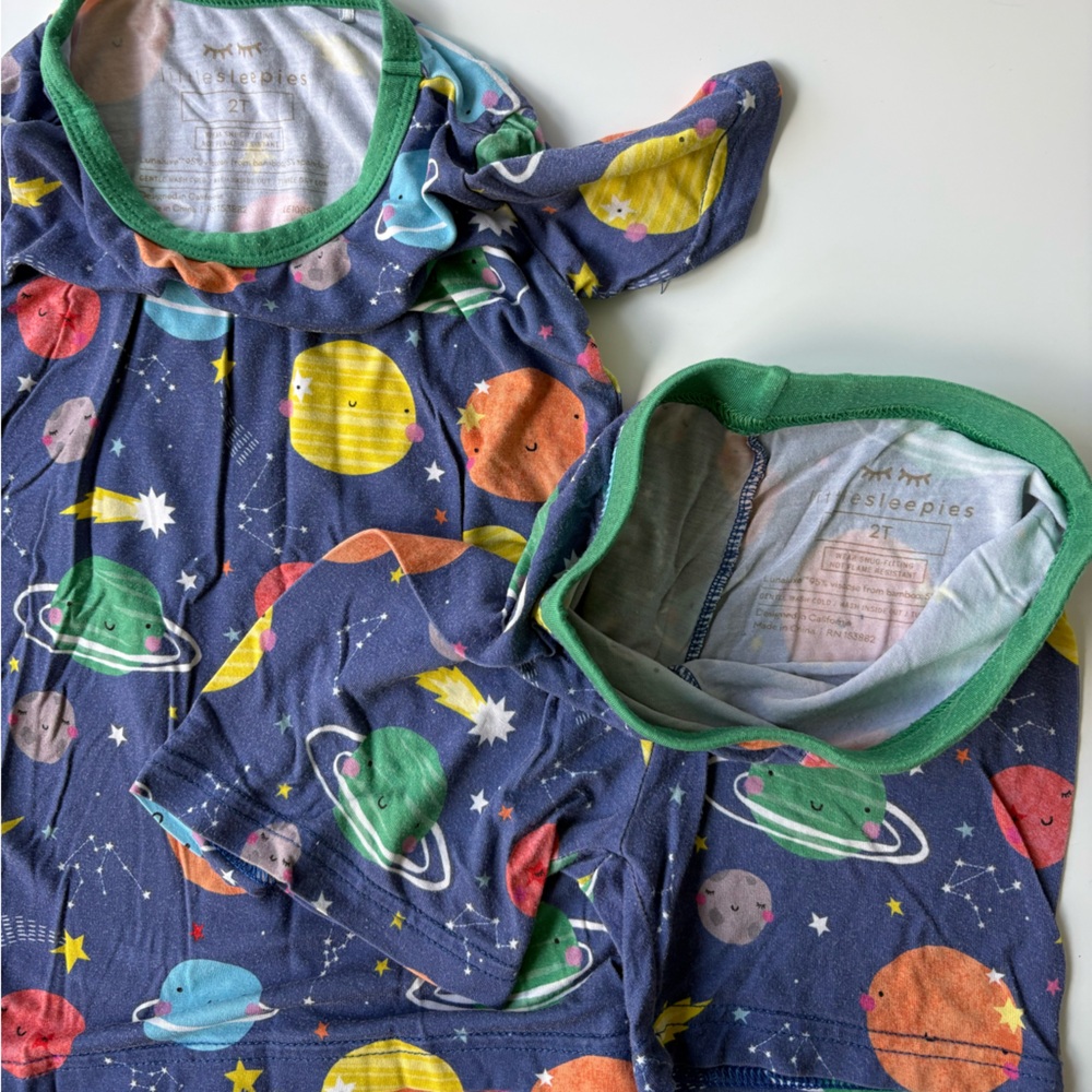 Little Sleepies, Space and Planets 2 piece pjs, short sleeve, 2T toddler - Picture 3 of 5